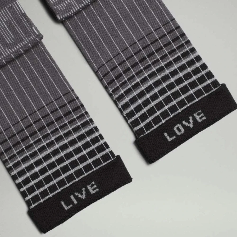 Bundle of 2 Lululemon Womens Power Stride‎ Crew Socks Reflective Size Small NWT